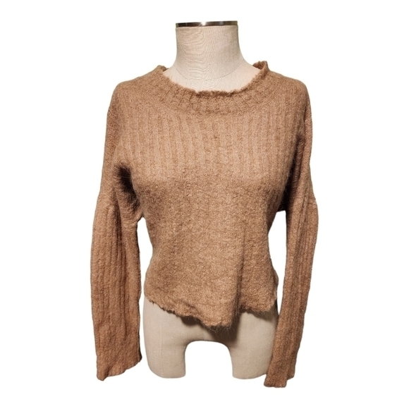 Free People Women's Tan Alpaca Blend Crew Neck Crop Sweater Size Medium - Picture 2 of 14